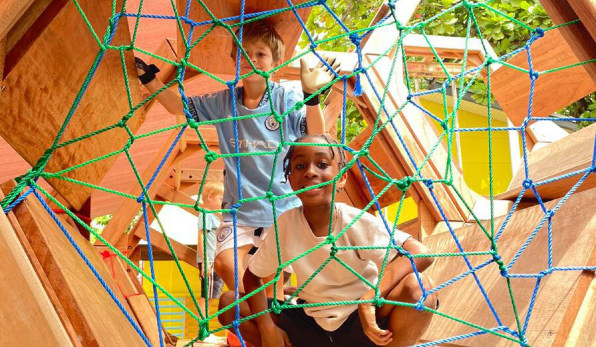 Neuer Spielplatz eröffnet – Ein Ort zum Entdecken, Klettern und Miteinandersein